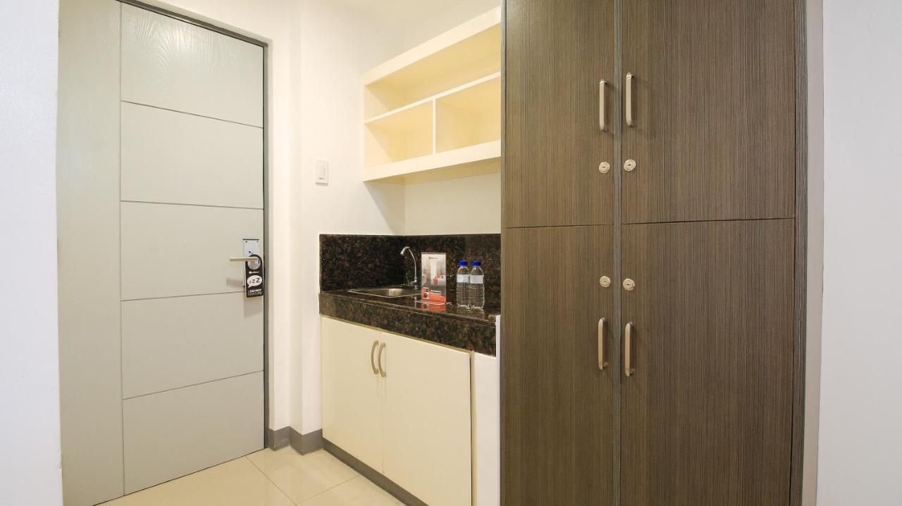 Reddoorz Plus @ Jardin Suites Guadalupe Nuevo Mandaluyong Exterior photo