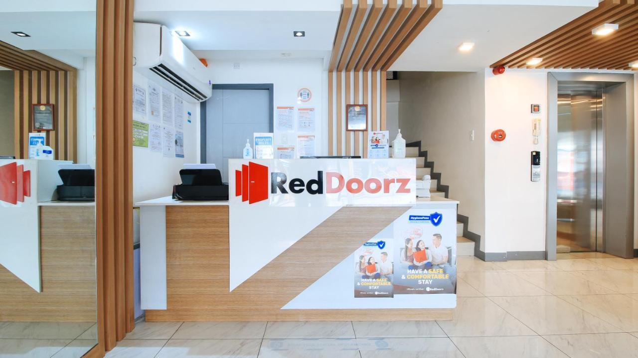Reddoorz Plus @ Jardin Suites Guadalupe Nuevo Mandaluyong Exterior photo